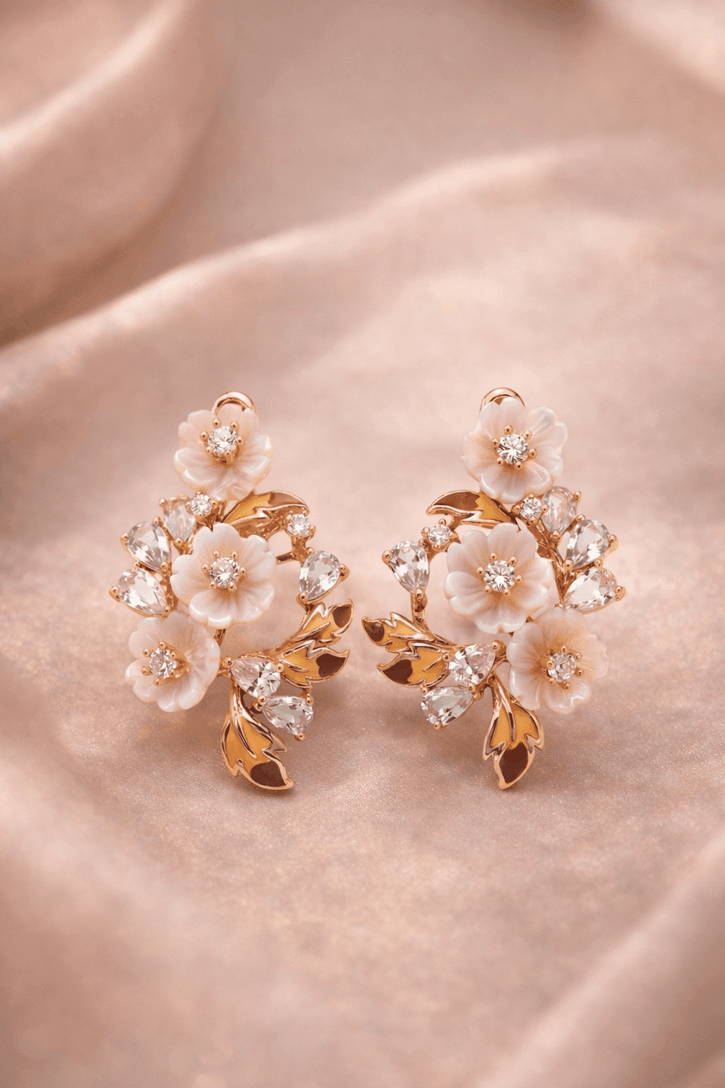 Silvpop Ivory Garden Blossom Pendant Set